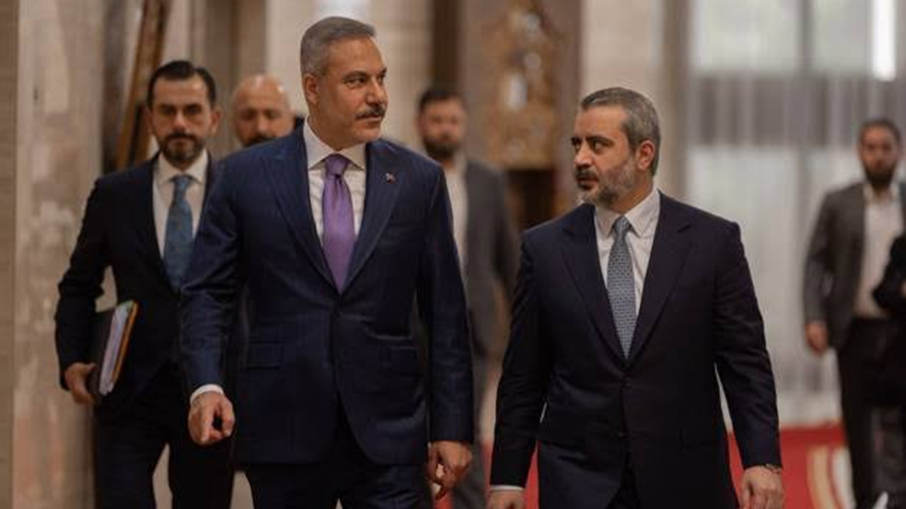 هشدار وزیر خارجه ترکیه درباره پیامد‌های بحران تنگه هرمز بر اقتصاد جهان