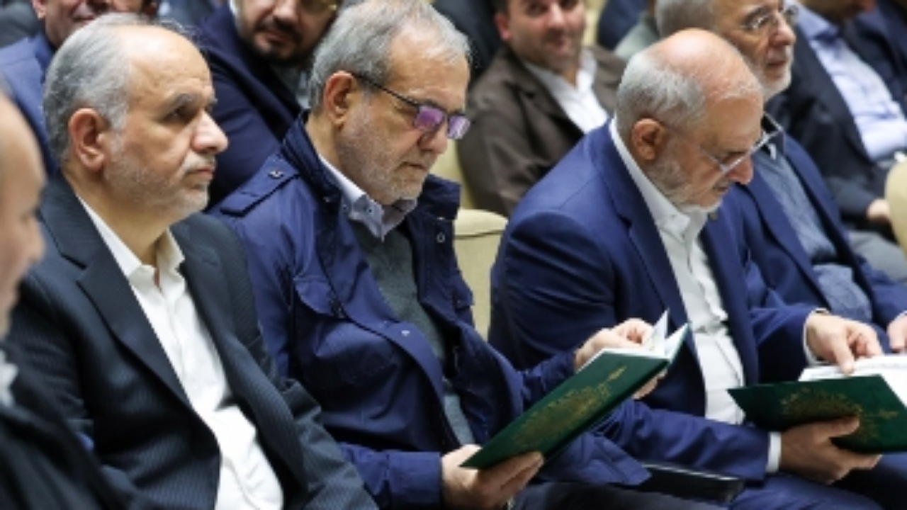 حضور رئیس‌جمهور در مراسم ختم خانواده آقای سقاب اصفهانی