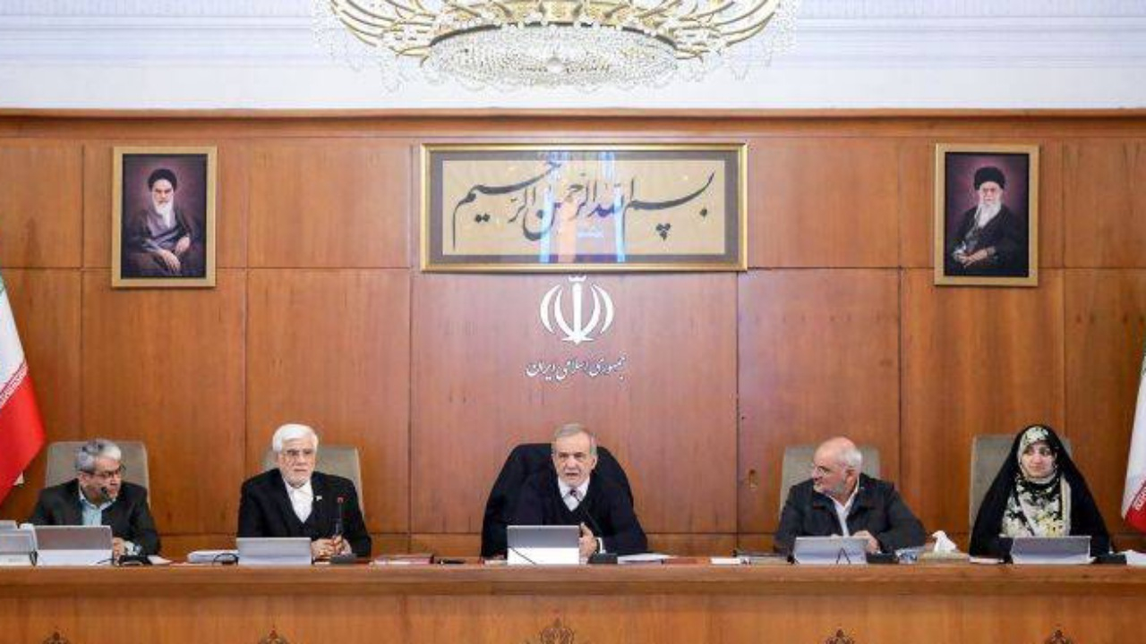 عیدی کارکنان دولت ۱۰ میلیون تومان شد