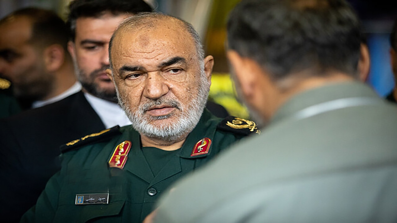 سرلشکر سلامی: سپاه برای حل مشکلات بندر شهید رجایی، کنار مردم است