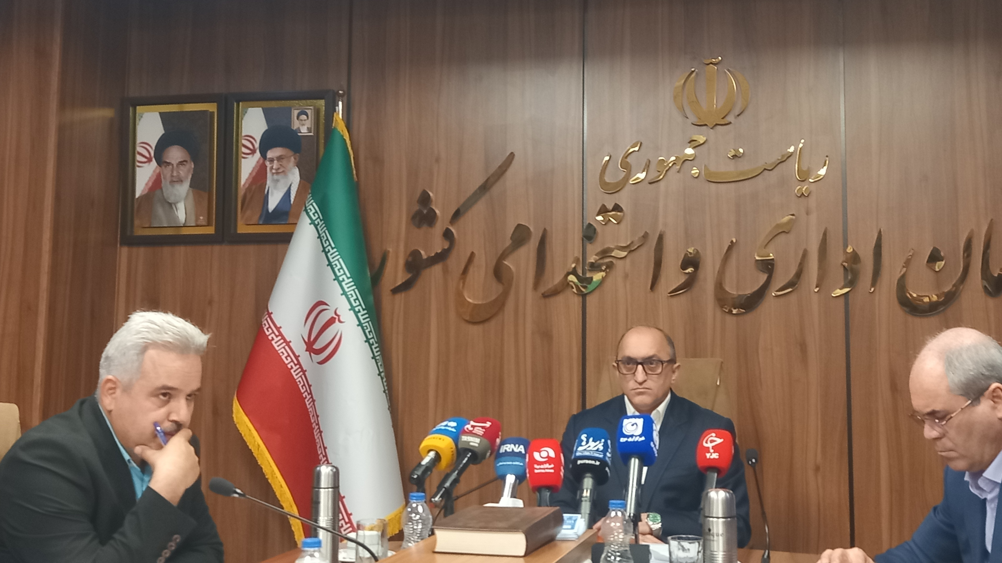جزئیات استخدام نیرو‌های شرکتی اعلام شد/ قرارداد مستقیم فعلاً منتفی است