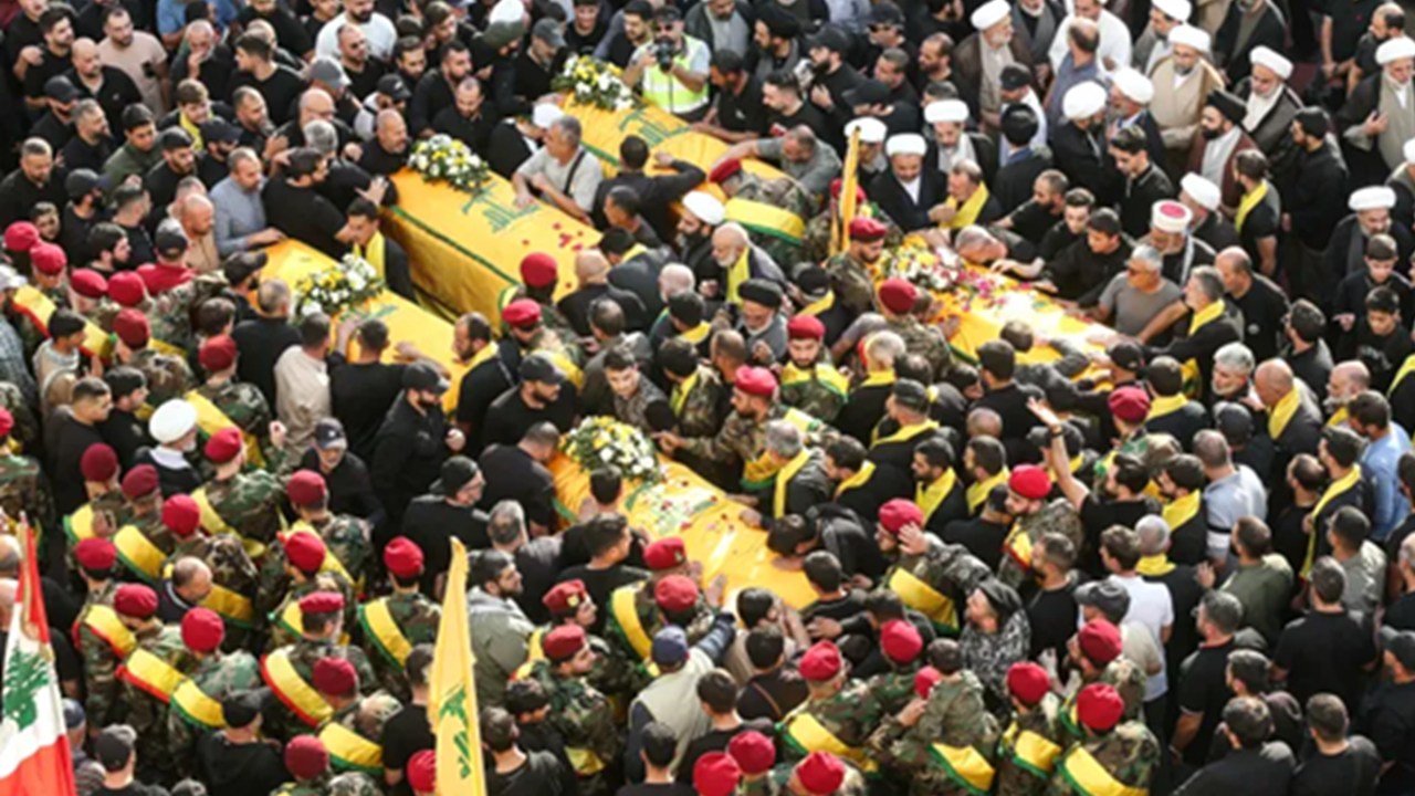 مردم لبنان پنج شهید حملات اخیر رژیم صهیونیستی را بدرقه کردند