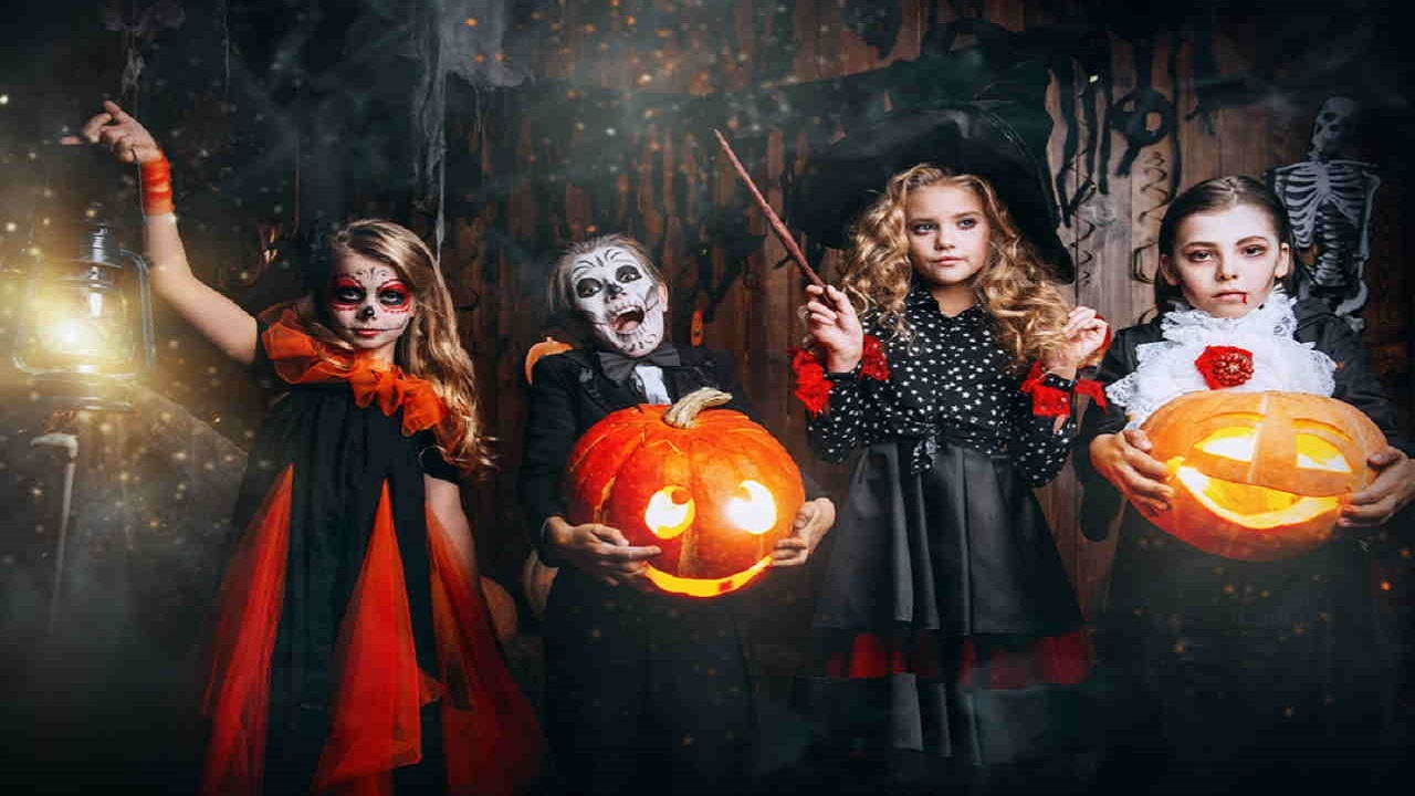 جشن قهرمانان ملی جایگزین آیین‌های غربی در مدارس می‌شود