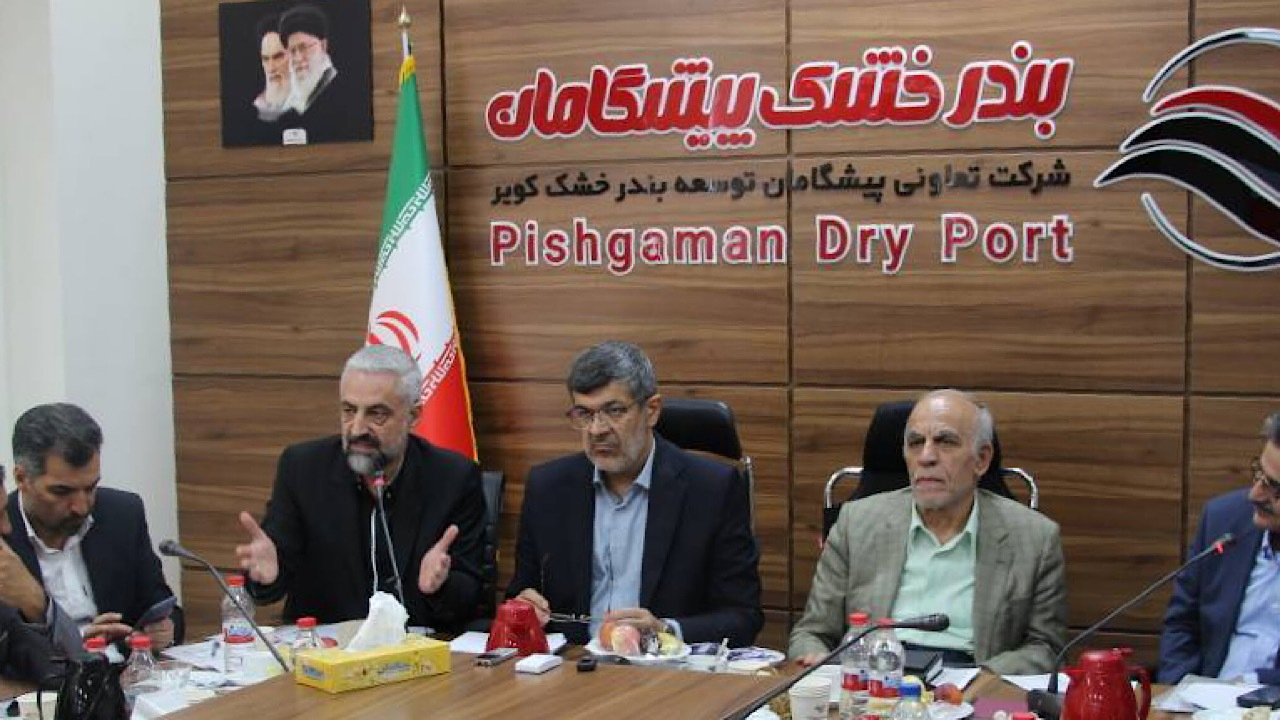 گمرک آماده کمک به توسعه بنادر خشک است