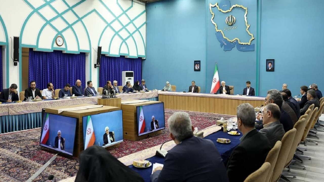 عارف: اقتصاد دیجیتال یکی از مزیت‌های ایران است؛ باید به جایگاه اول منطقه برسیم