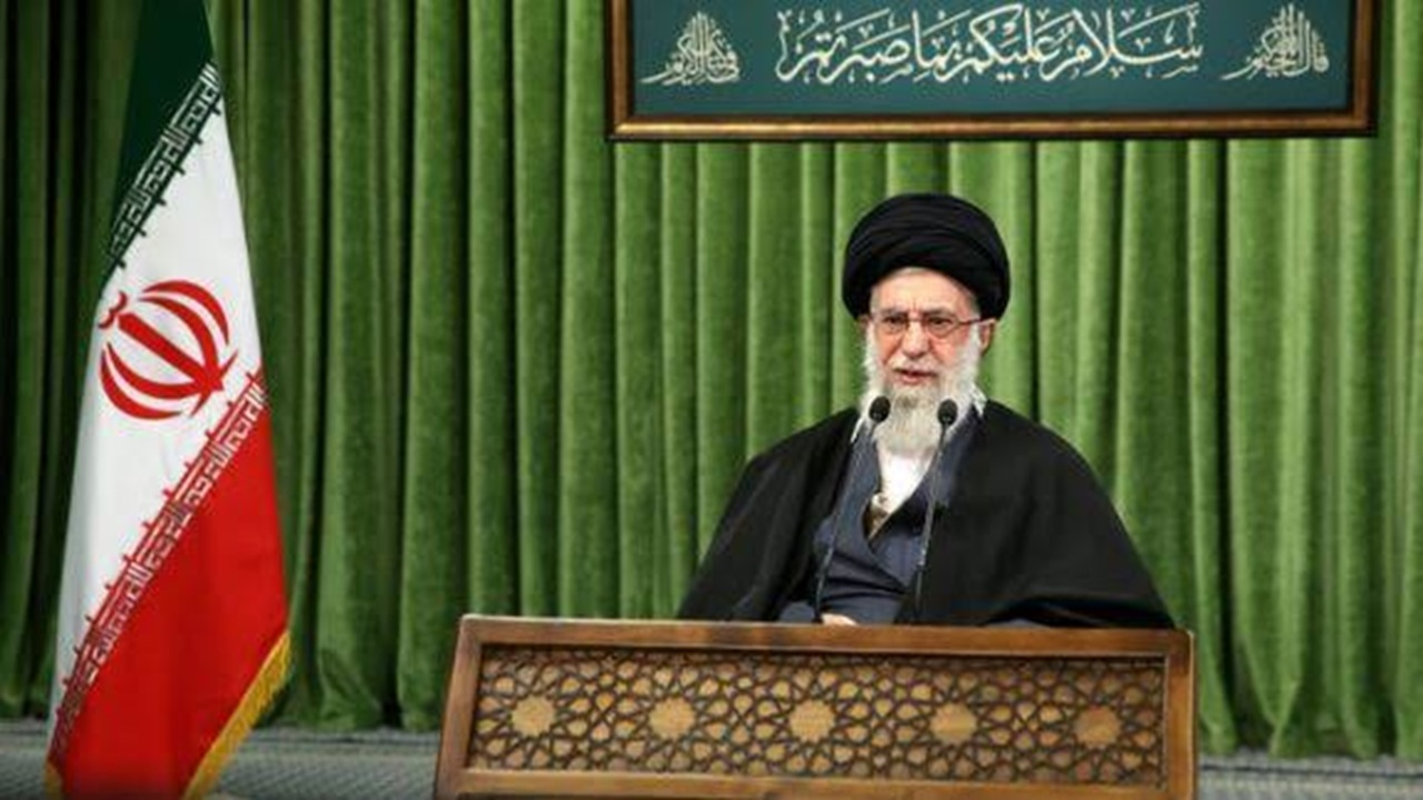 رهبر شهید انقلاب: پرستار فرشته رحمت بیمار است + فیلم