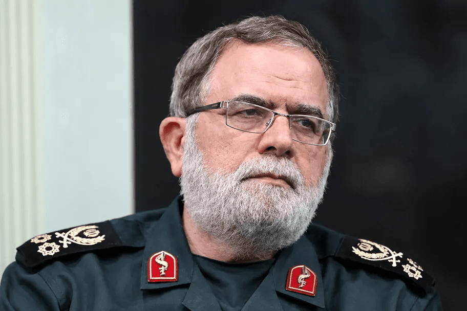 سرلشکر ایزدی: رزمندگان سپاه و ارتش برای دفاع از تنگه هرمز آمادگی کامل دارند