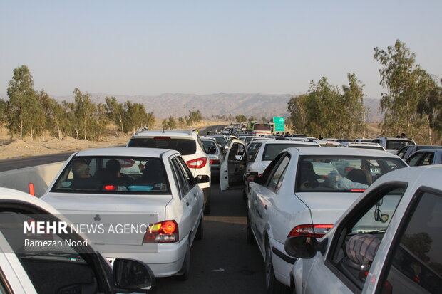 ترافیک سنگین در چالوس، آزادراه‌های قزوین-رشت، کرج، قزوین و بالعکس