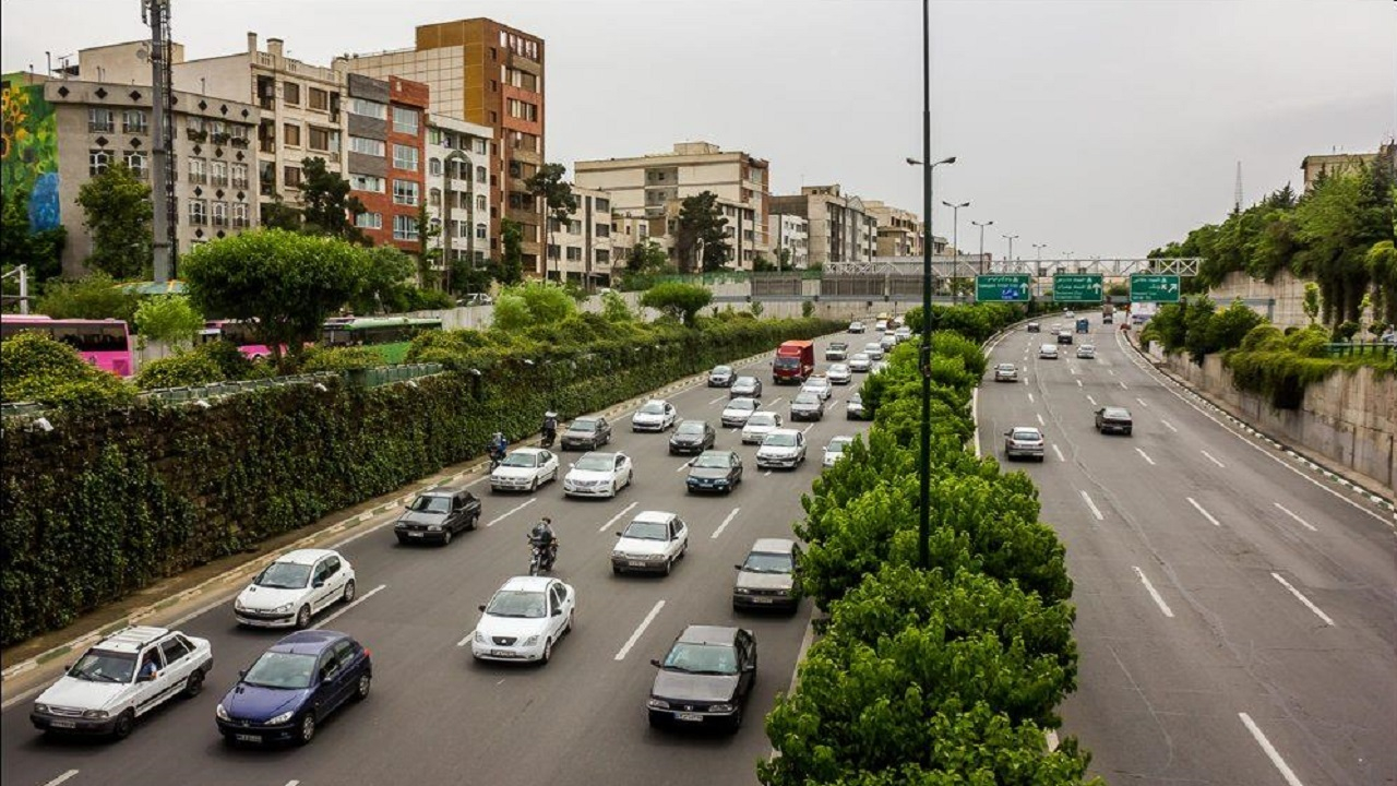 انتقاد عضو شورای شهر تهران از طرح شهرداری برای بزرگراه همت