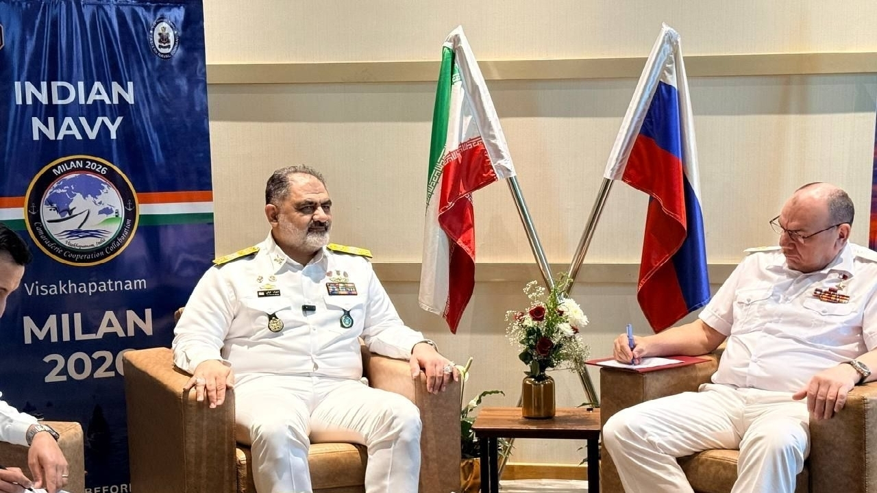 دیدار امیر ایرانی با فرماندهان روسیه و عربستان/ تاکید بر تقویت همکاری‌های دو جانبه