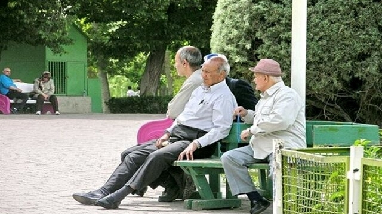 ۲ نگرانی بازنشستگان از افزایش حقوق‌های ۱۴۰۵