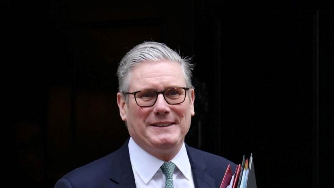 استارمر: انگلیس ناوگروه ضربت را به اقیانوس اطلس شمالی اعزام میکند