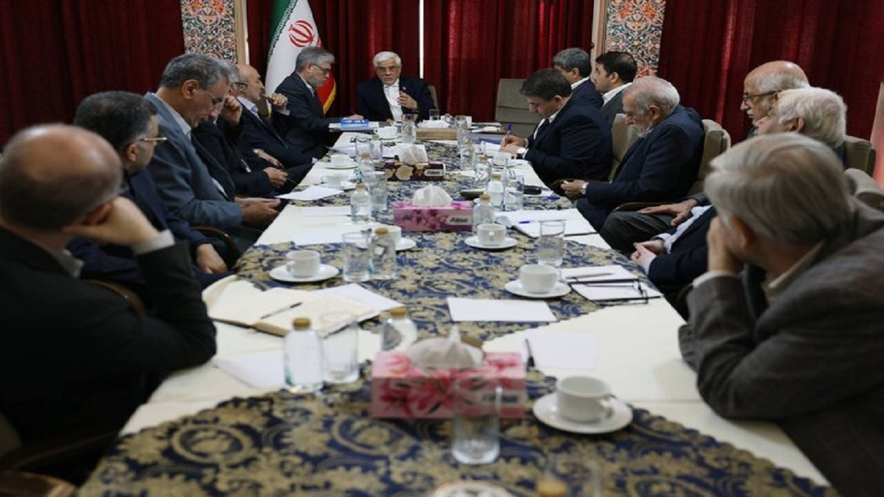 عارف: شورا‌های عالی نباید در امور اجرایی دانشگاه‌ها دخالت کنند