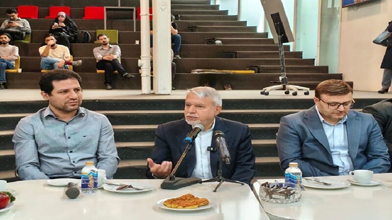 صالحی امیری: دولت باید از تصدیگری فاصله بگیرد و میدان را به مردم بسپارد