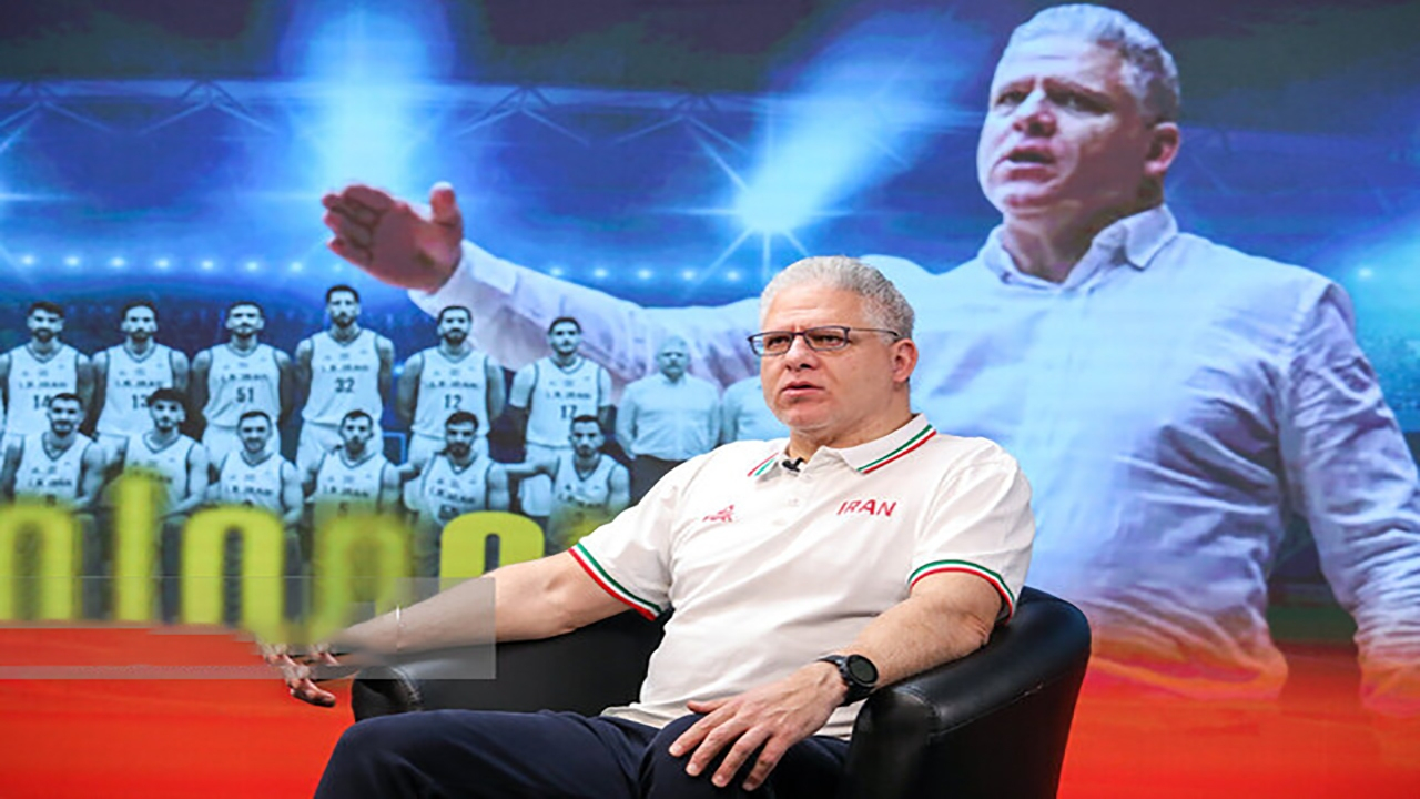 مانولوپولوس: به کسانی فرصت میدهم که لیاقتش را داشته باشند