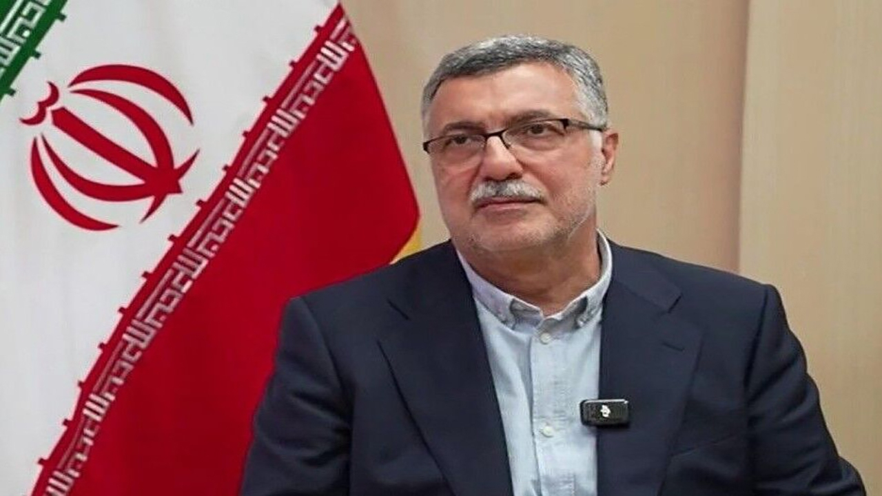 عیادت وزیر بهداشت از پزشک مجروح حادثه حمله رژیم صهیونیستی به زندان اوین