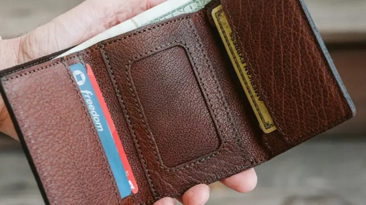 تفاوت کیف پول مردانه و زنانه در چیست؟