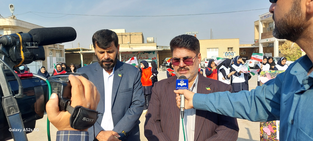 افتتاح زمین چمن مصنوعی دبیرستان شهید جوانمردی در قالب طرح میدان همدلی