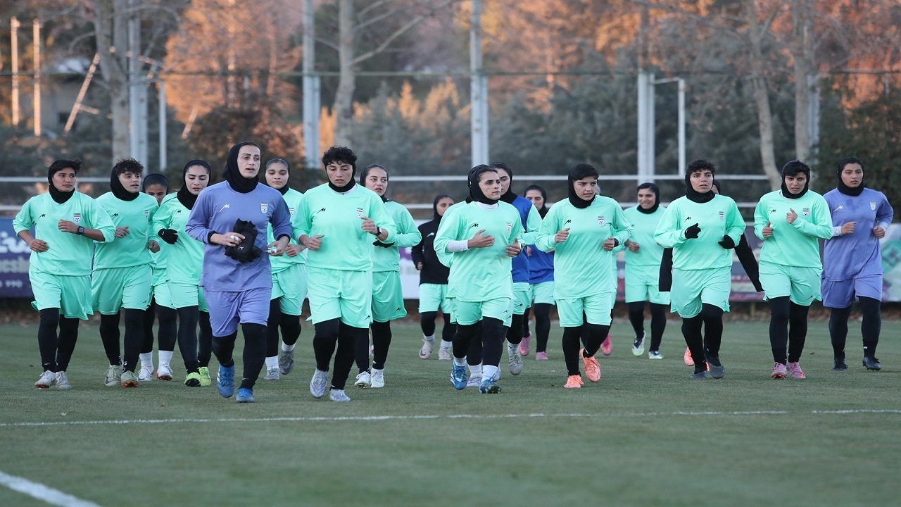 جعفری ۲۷ بازیکن را به خط کرد