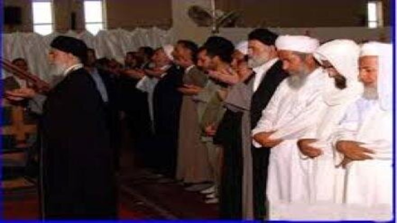تفاوت شیوه نماز شیعه و اهل سنت ریشه در تغییرات پس از پیامبر دارد