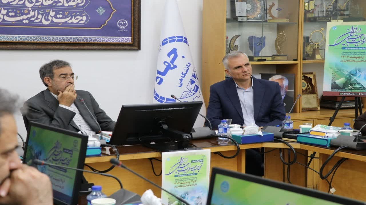 نقش دانشگاهیان در آسیب‌شناسی مسئولیت اجتماعی با نقش ترویجی و تقویت‌کنندگی علمی