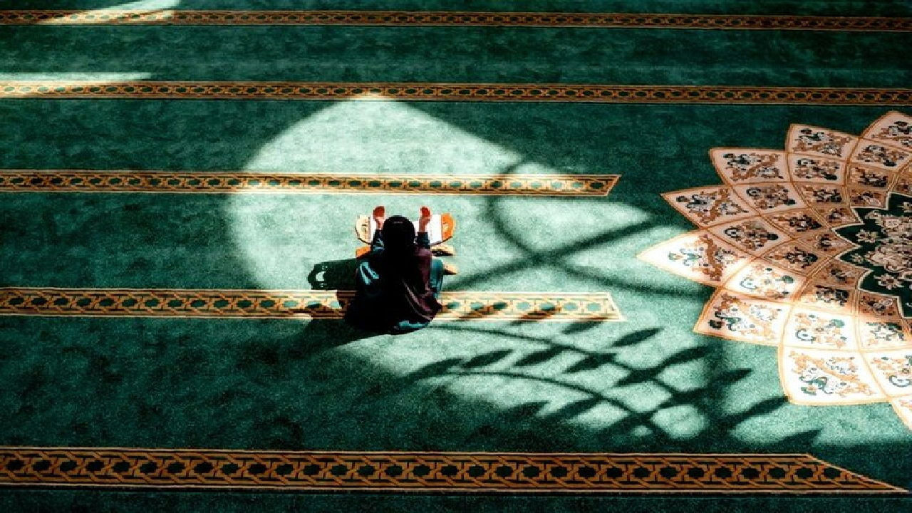 دین در عصر جوابهای ۳۰ ثانیهای؛ آیا باید معارف دینی کوتاه شود؟