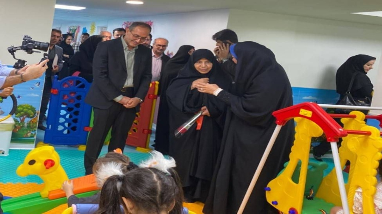 کمبود مراکز نگهداری کودک در بسیاری از دستگاه‌ها؛ گلایه مادران شاغل