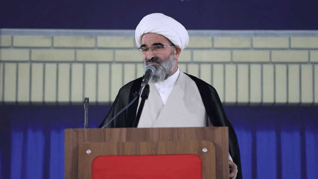امام جمعه سمنان: دولت و مجلس برای رفع مشکلات معیشتی هماهنگ باشند