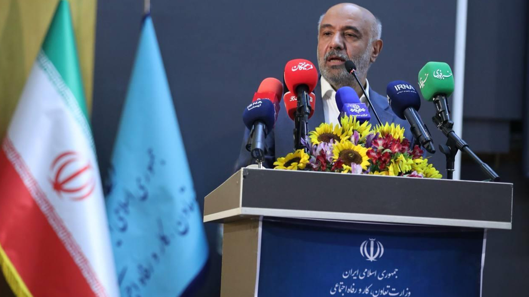 میدری: کارخانه‌های فولاد با سرعت در حال بازسازی هستند