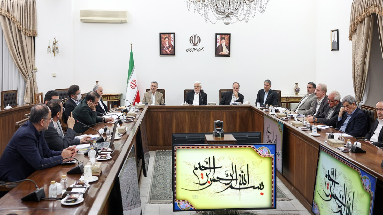 عارف: دولت حساسیتهای لازم برای مقابله با بیماریهای دامی را دارد