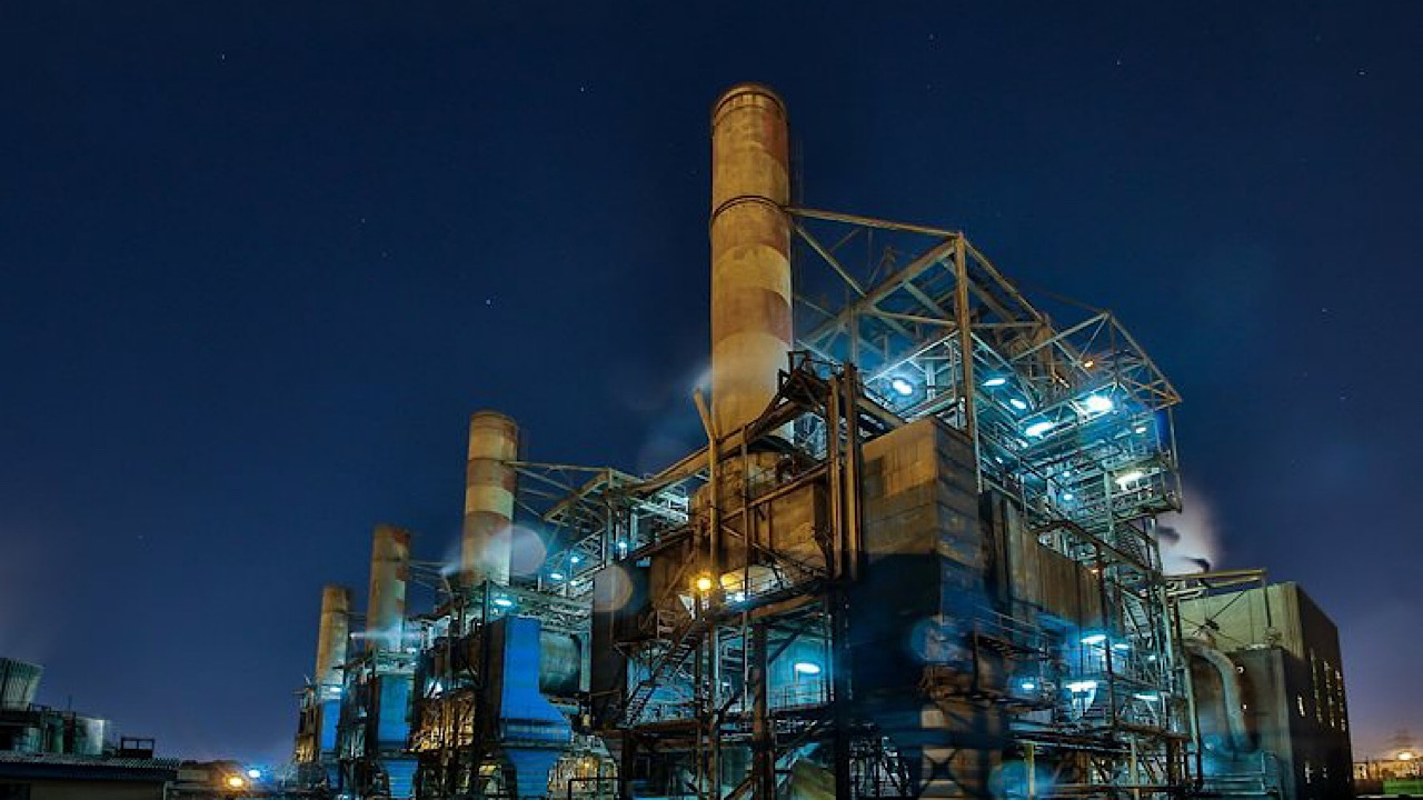 نیروگاه‌های فرسوده در فصول سرد سال از مدار خارج می‌شوند