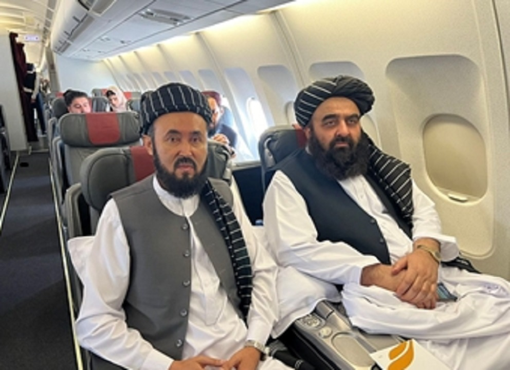 امیرخان متقی سرپرست وزارت خارجه طالبان عازم ایران شد