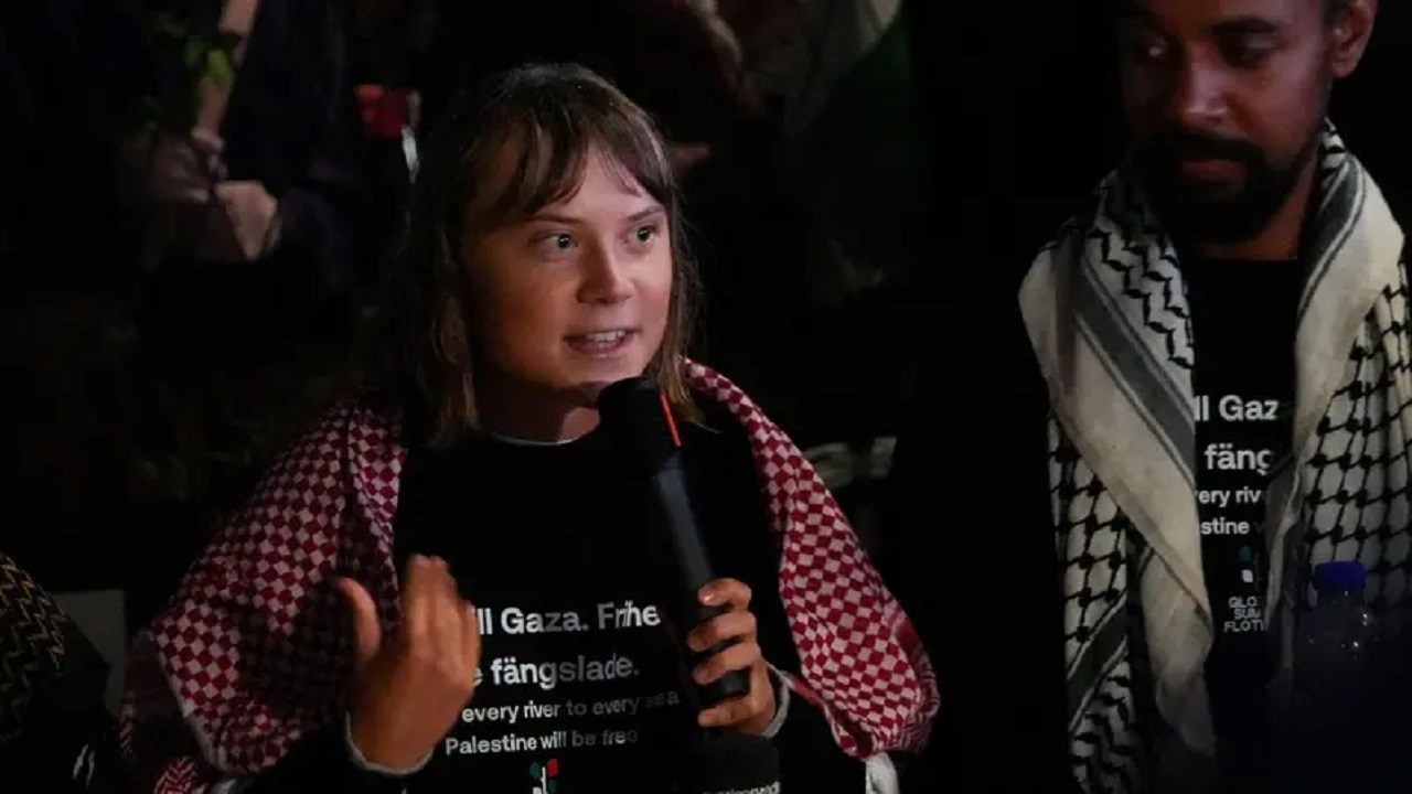 گرتا تونبرگ در تظاهرات حامیان فلسطین در لندن دستگیر شد