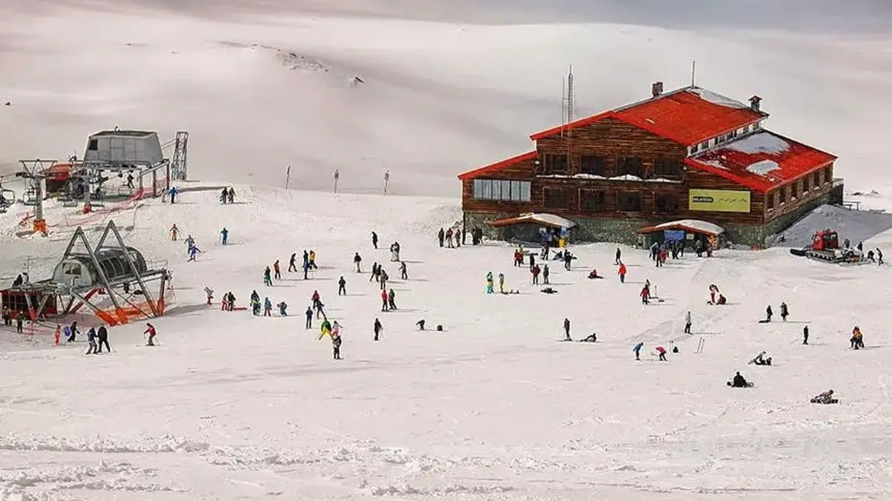 بارش شدید برف در ایستگاه هفت توچال + فیلم