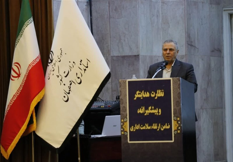 مطالبات اصفهان در مورد آب را قاطعانه پیگیری میکنیم
