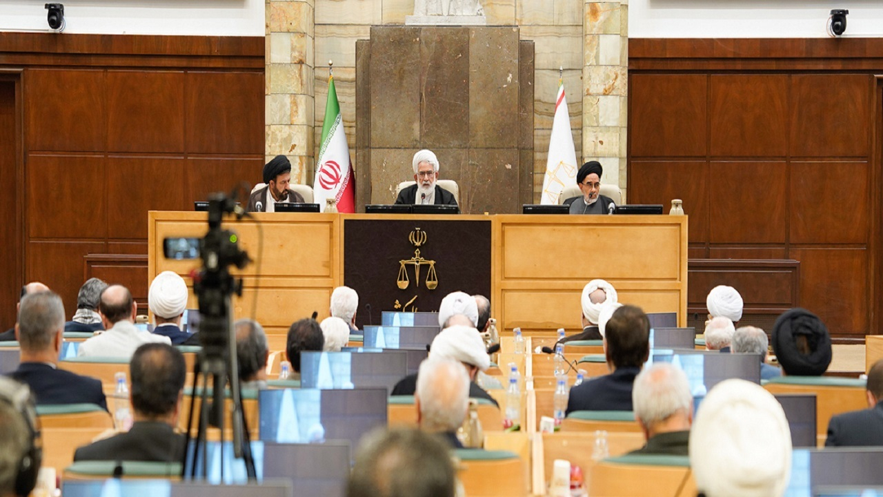 حجت الاسلام منتظری: دشمن واقعیتها را تحریف میکند