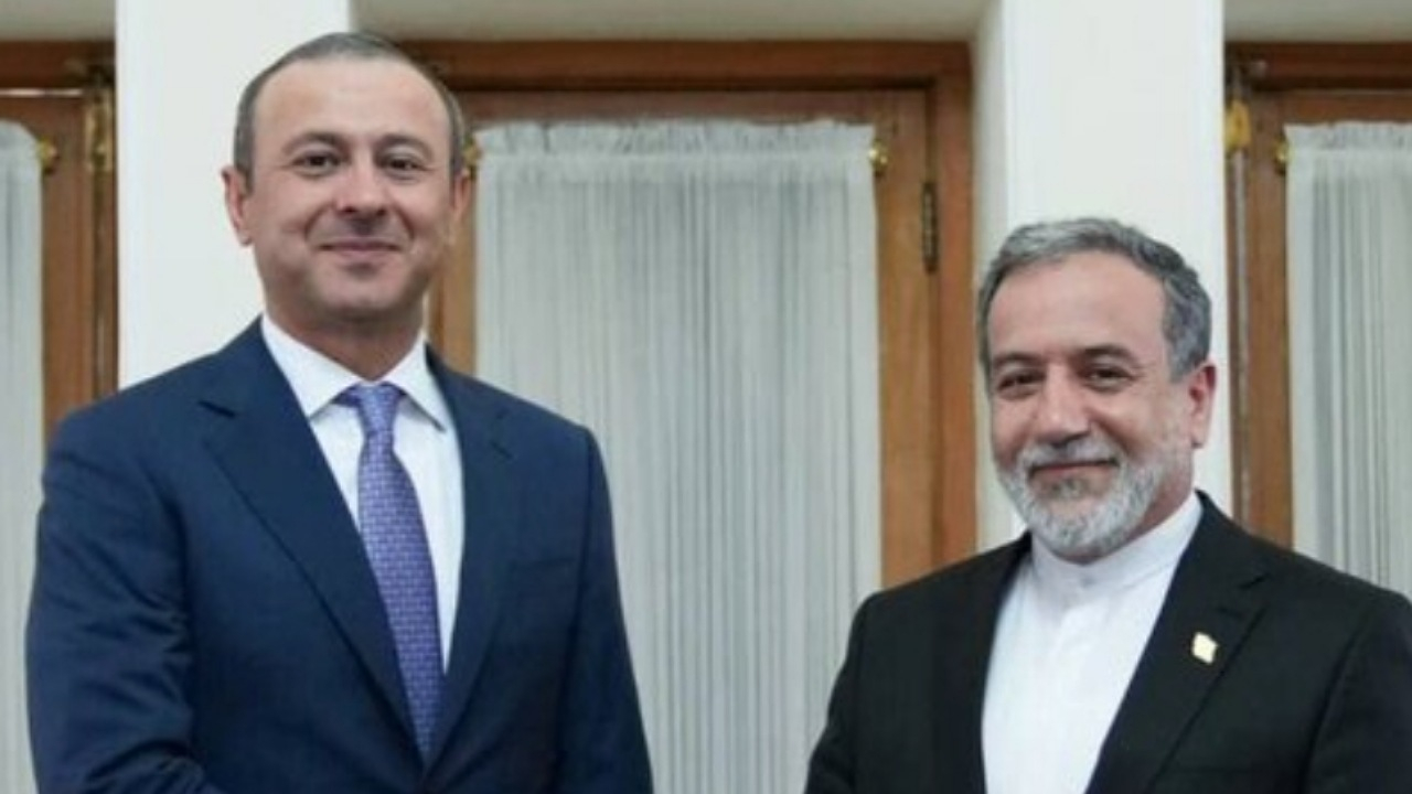 دیدار دبیر شورای امنیت ارمنستان با عراقچی