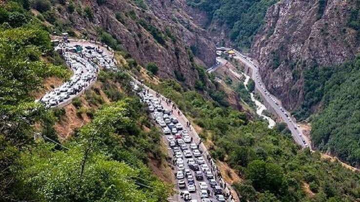 ترافیک نیمهسنگین در ۵ محور مواصلاتی کشور/بارش پراکنده باران در برخی استانهای شمالی
