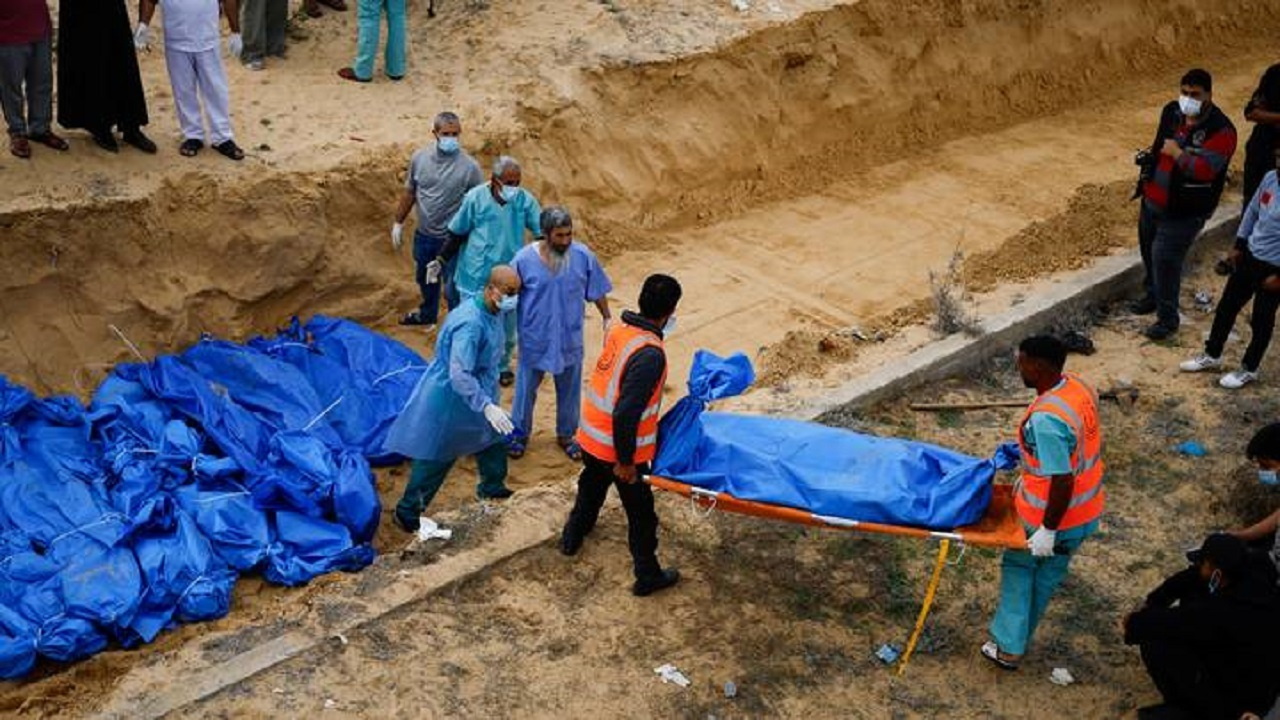طرح احتمال سرقت اعضای بدن قربانیان توسط رژیم اسرائیل با کشف گور‌های دسته‌جمعی
