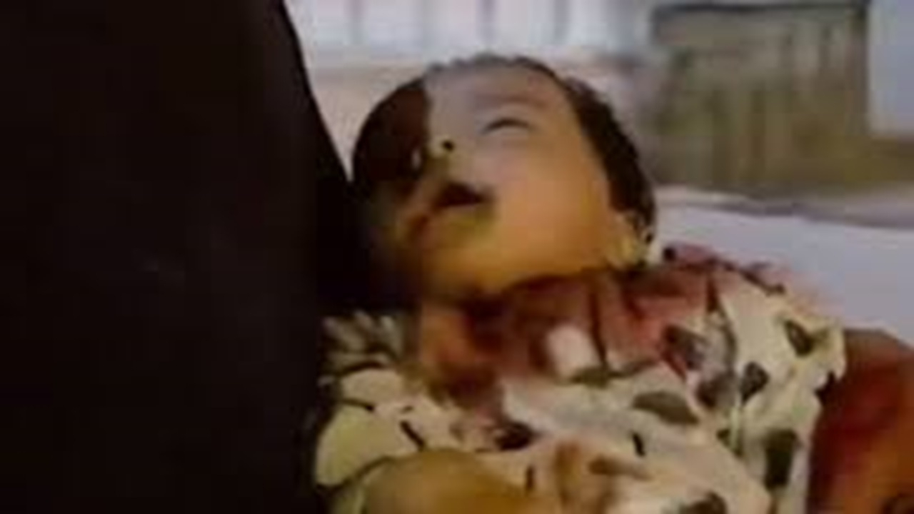 شهادت کودک فلسطینی در حمله صهیونیستها به چادر آوارگان در خانیونس + فیلم