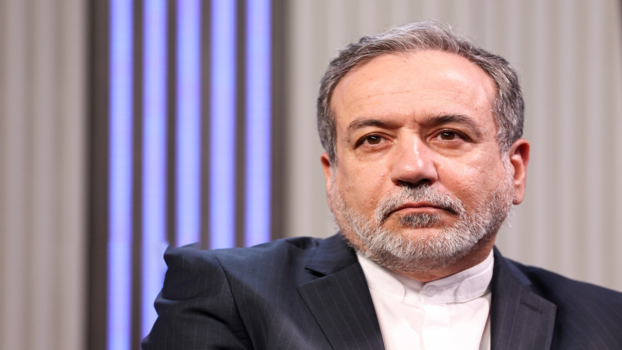 عراقچی: جایزه صلح نوبل را به حامی جنایات رژیم صهیونیستی دادند