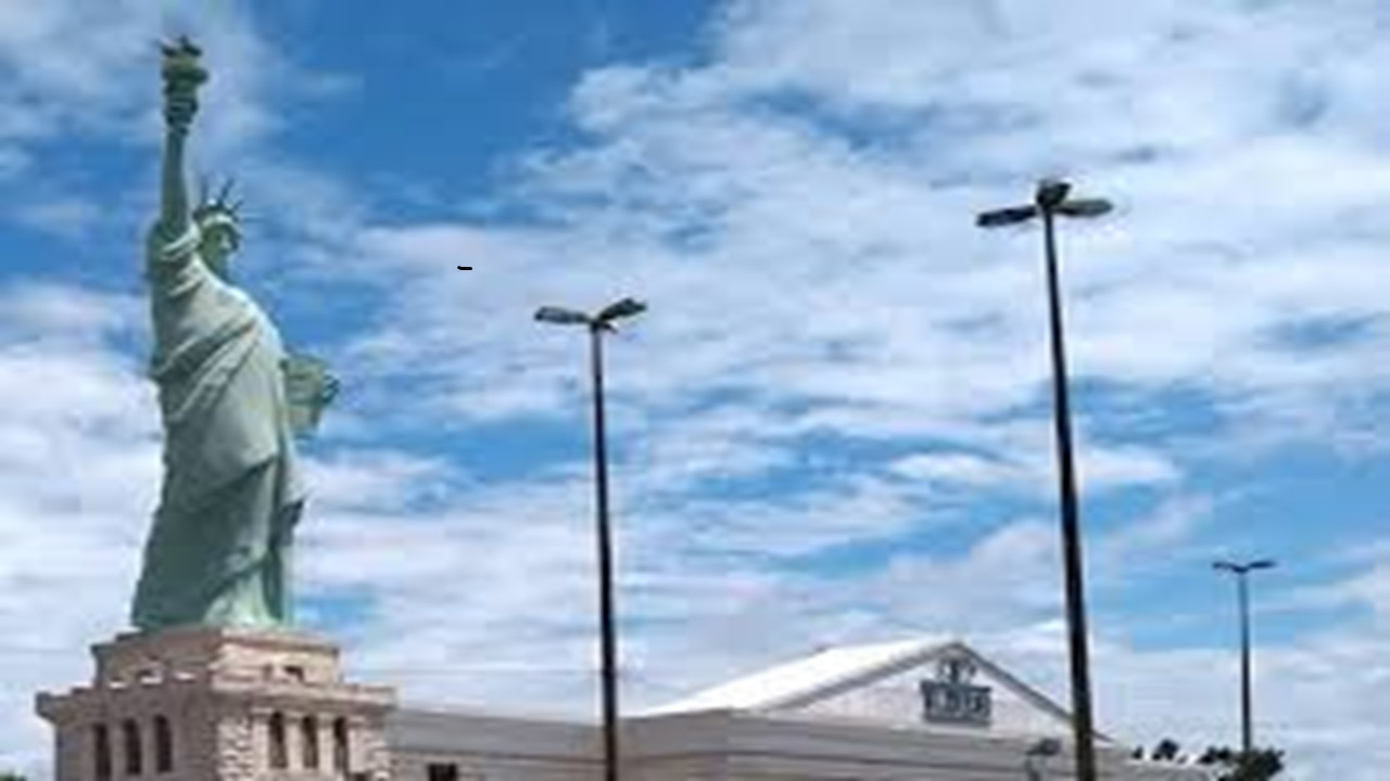 سقوط مجسمه «آزادی» در برزیل + فیلم