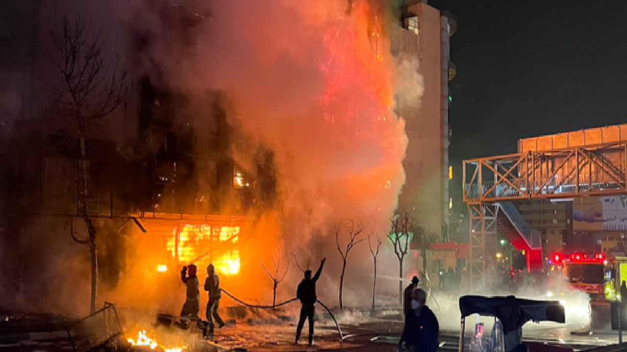 نگذارید «بدهکار»ها ژست «عزادار» بگیرند