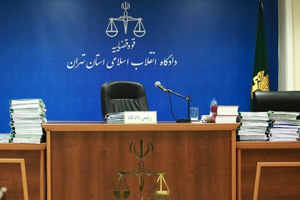 اظهارات خلاف واقع وکیل الهه محمدی در رابطه با جلسه اول دادگاه