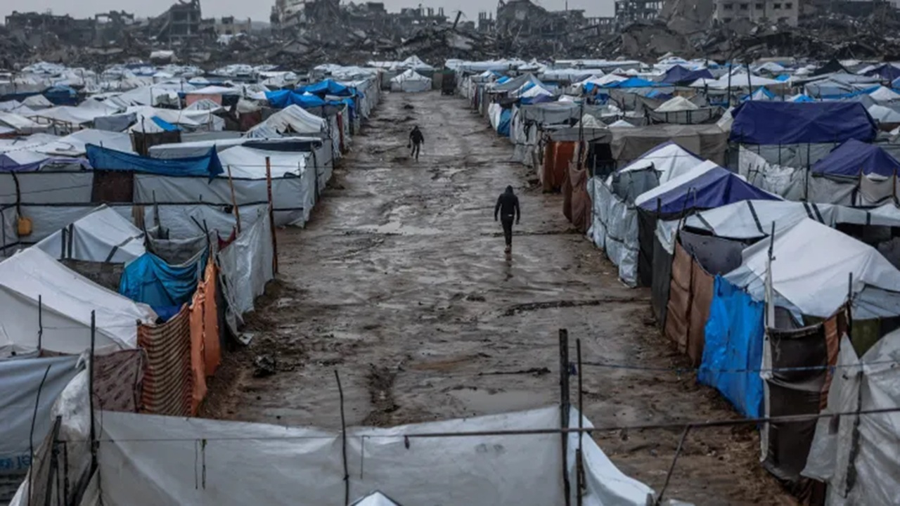 مردم غزه در محاصره سرما و طوفان + فیلم