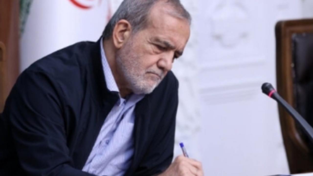 تأکید رئیس‌جمهور بر نقش مساجد در فقرزدایی و حل ناهنجاری‌های اجتماعی