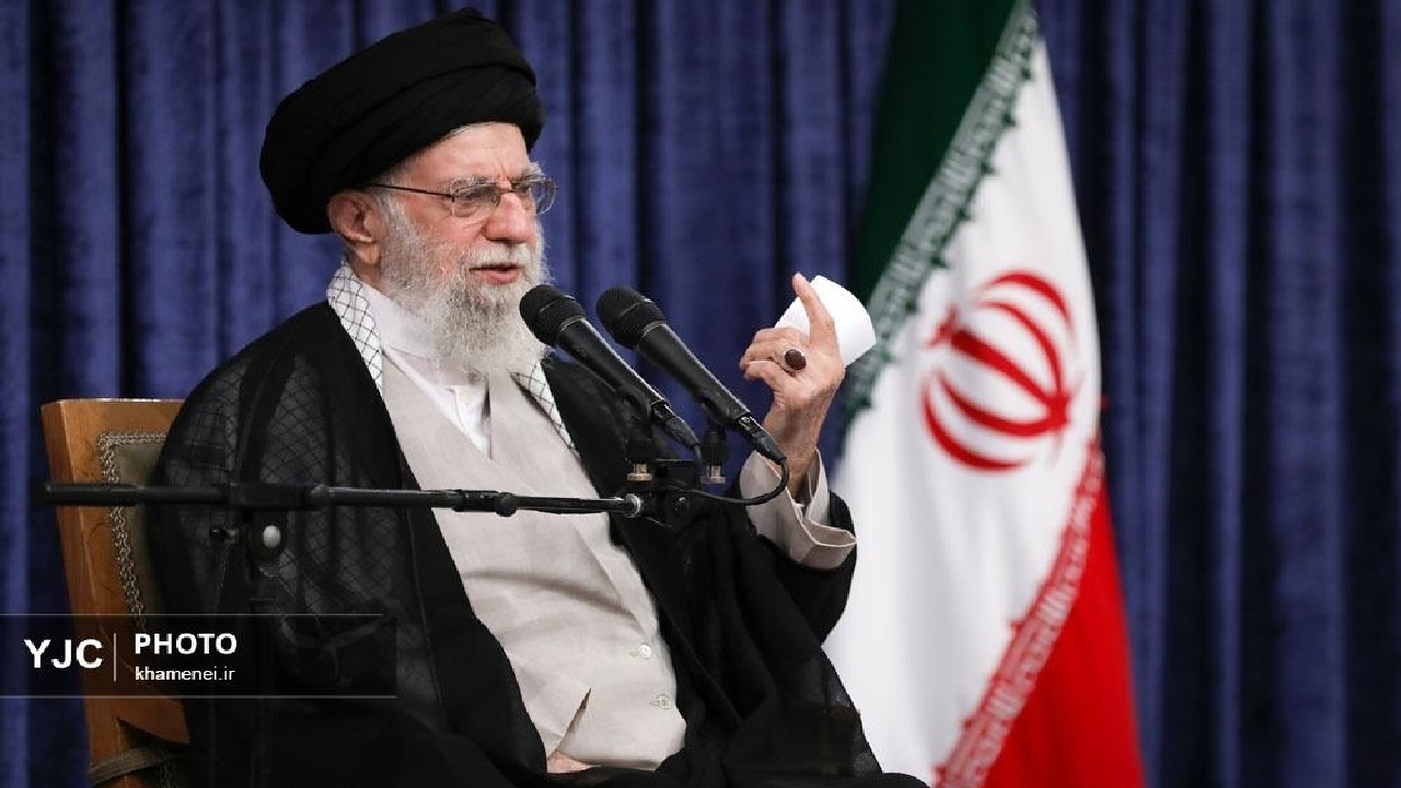رهبر معظم انقلاب خطاب به ترامپ در پی اظهارات وی مبنی بر از بین بردن صنعت هستهای: به همین خیال باش