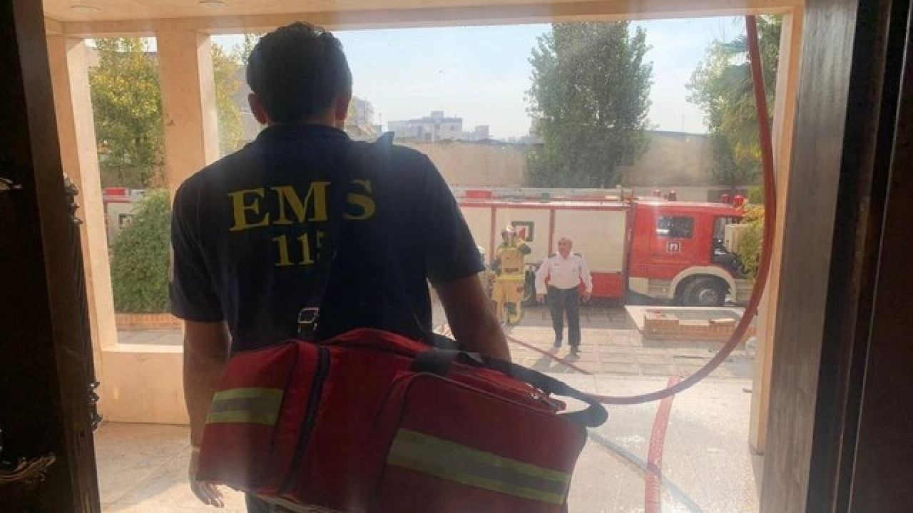 آتش‌سوزی برج مسکونی در خیابان تیموری و تخلیه ۷۰ نفر از ساکنان