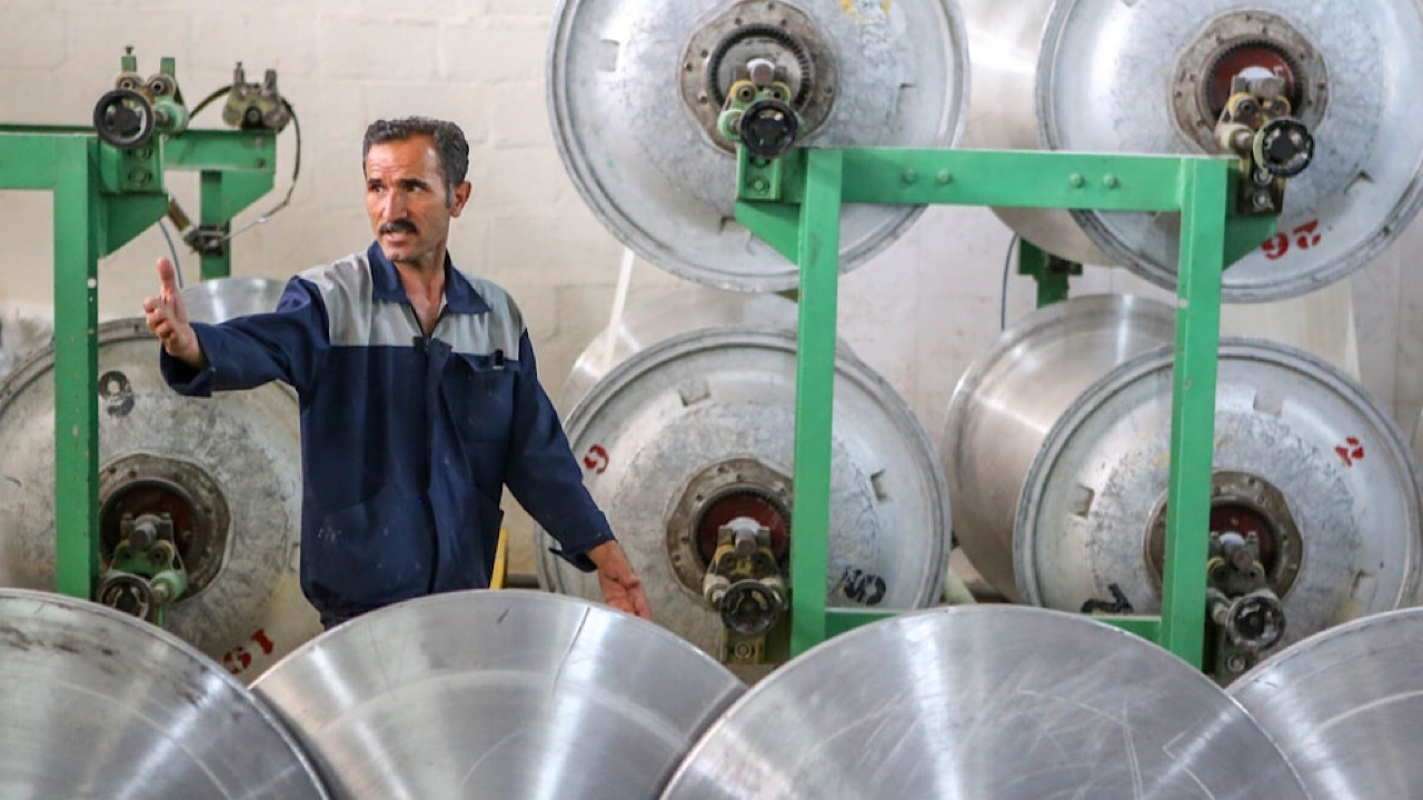 ورود منابع وام اشتغال مددجویان به سرمایهگذاری در احداث نیروگاههای خورشیدی