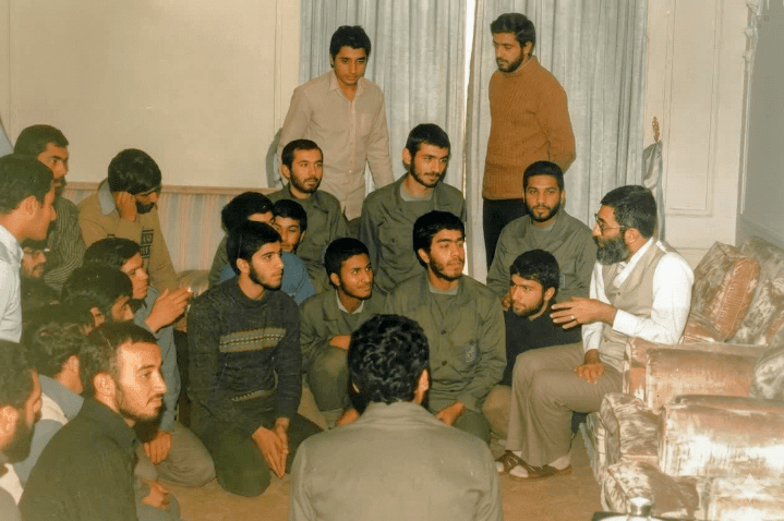 از دستدادنِ عزیزان، مایهی غُربت است.
